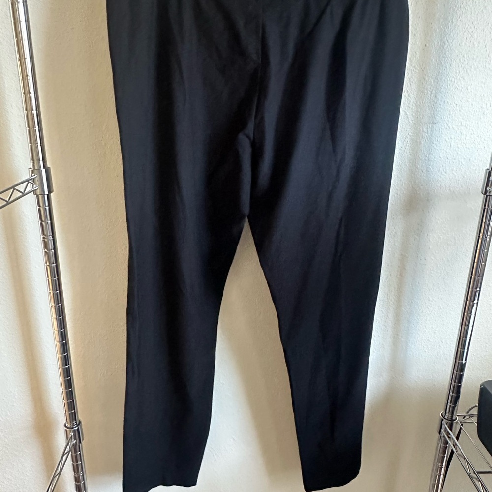 EILEEN FISHER Black Leggings.